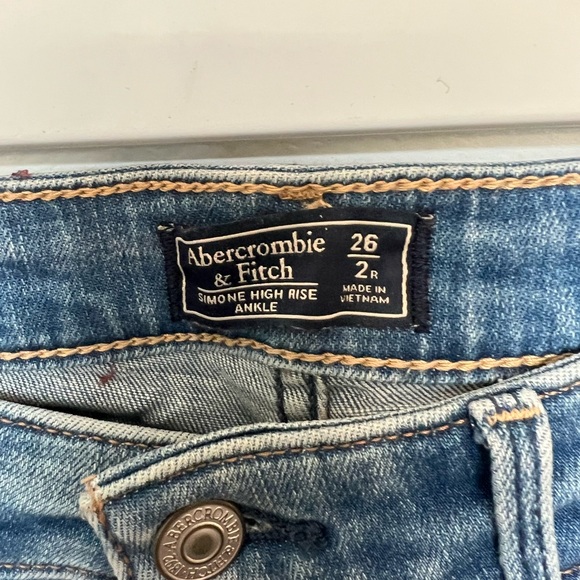 A&F Simone High Rise Ankle Jean - Picture 2 of 5